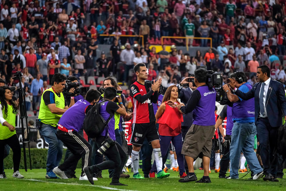 Con un solitario gol, los Zorros del Atlas derrotaron a las Chivas.