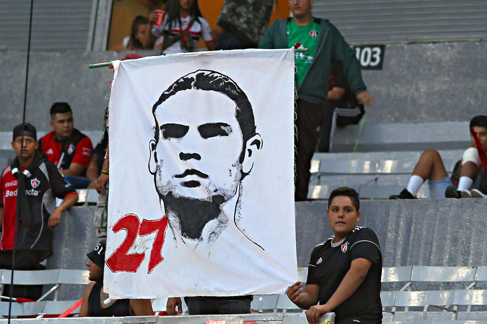 Con un solitario gol, los Zorros del Atlas derrotaron a las Chivas.