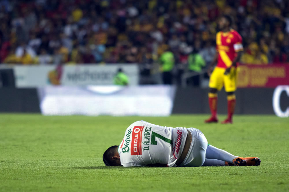 Necaxa y Morelia no pasaron del empate y rezan por un boleto de Liguilla.