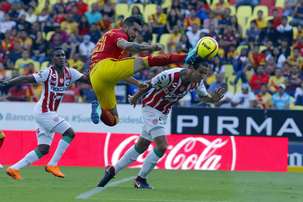 Necaxa y Morelia no pasaron del empate y rezan por un boleto de Liguilla.