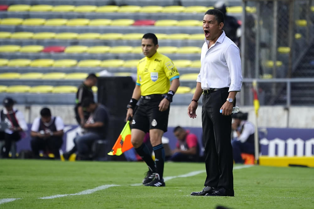 Necaxa y Morelia no pasaron del empate y rezan por un boleto de Liguilla.