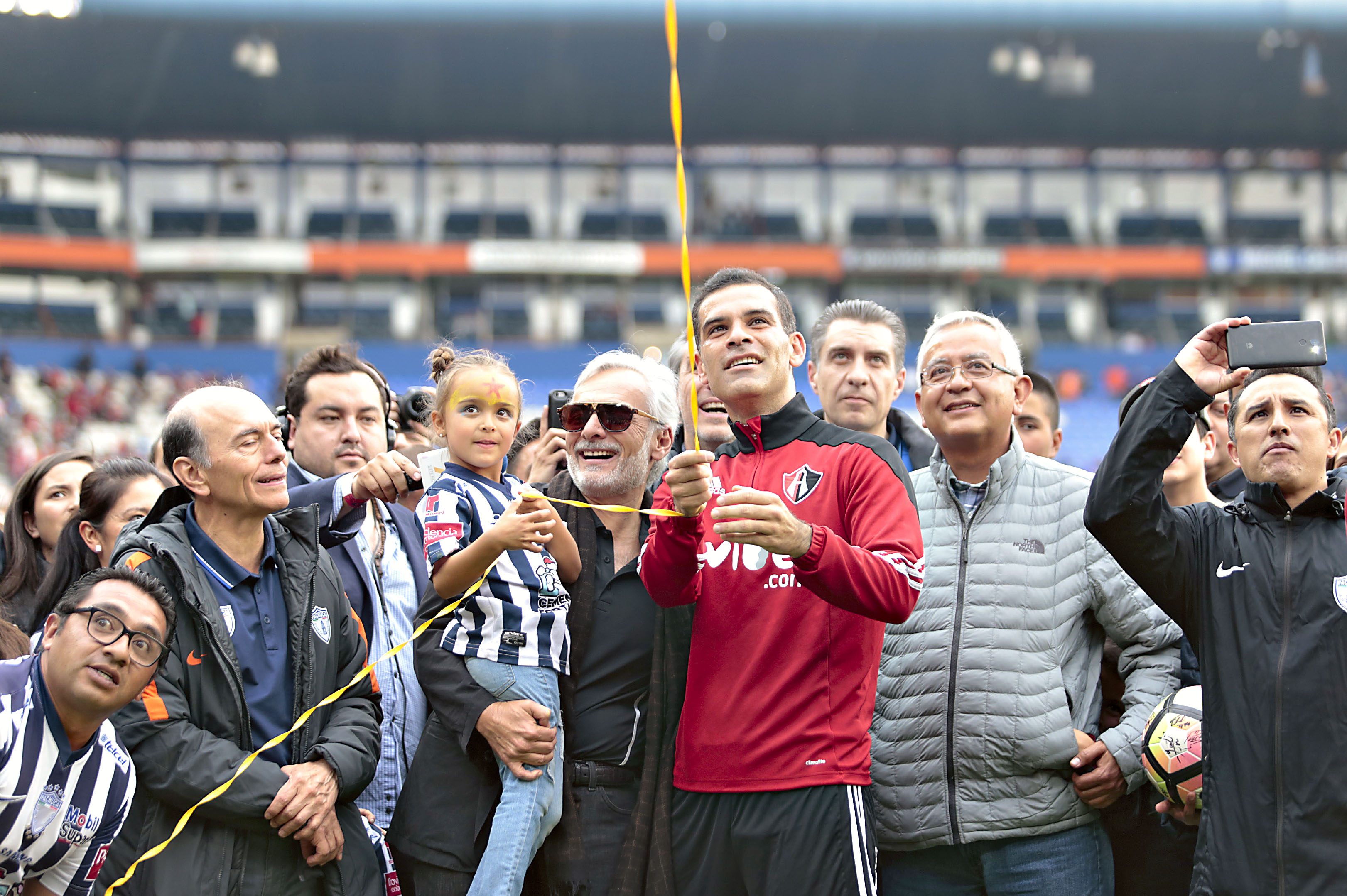 Tuzos sorprendió a Rafa Márquez con palco en su honor