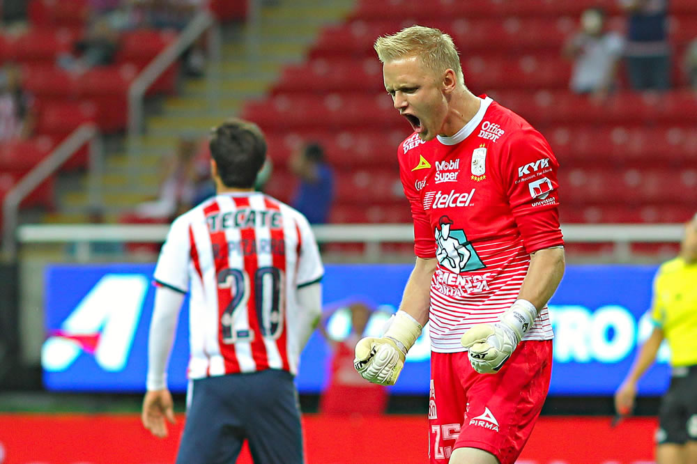 Chivas falló dos penales y se fue del Clausura 2018 sin pena ni gloria.