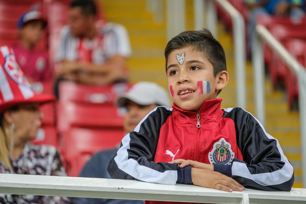 Chivas falló dos penales y se fue del Clausura 2018 sin pena ni gloria.
