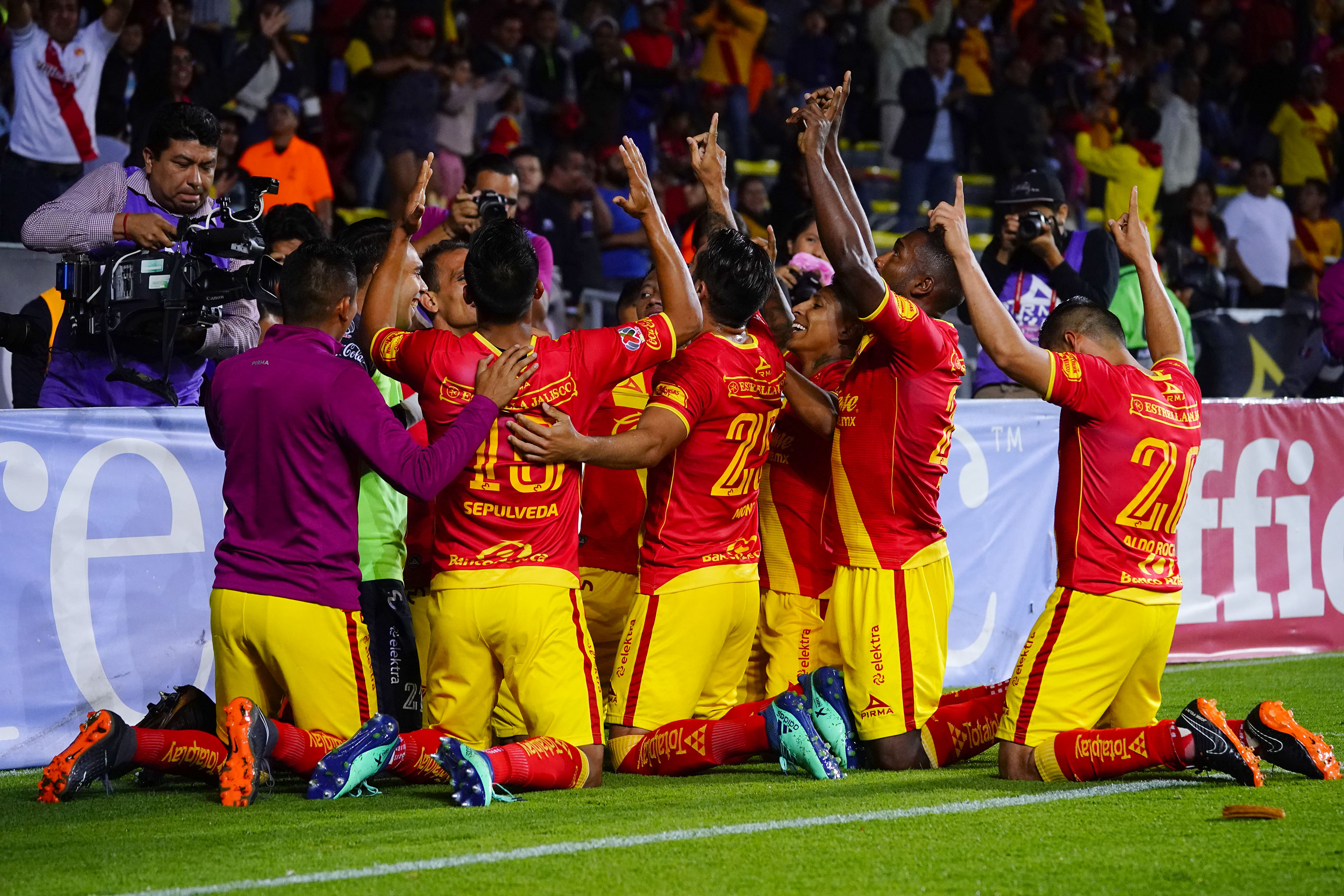 La Monarquía y el Toluca ofrecieron una Ida infernal en el Estadio Morelos.