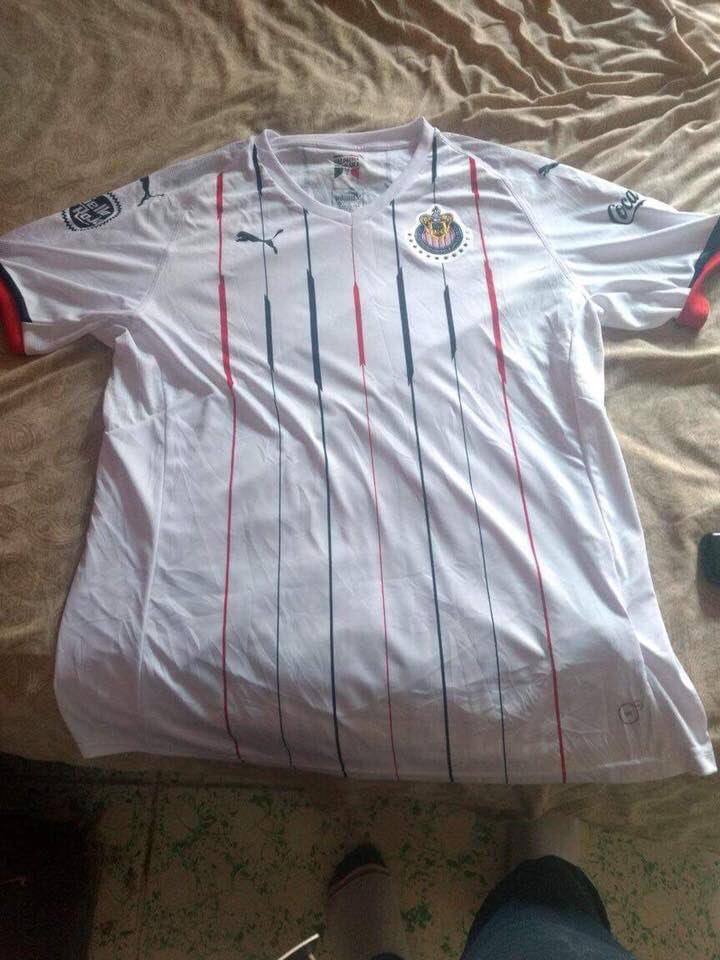 Filtran en redes posibles playeras de Chivas