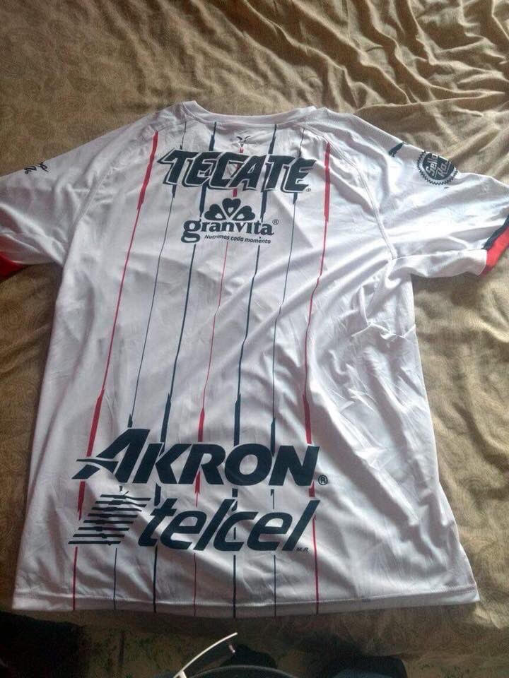 Filtran en redes posibles playeras de Chivas