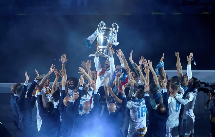 Real Madrid festejó con miles de aficionados la 13ra Champions League.