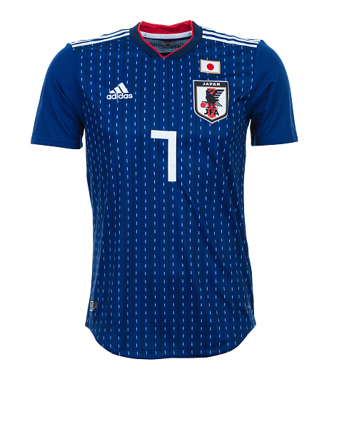 La camiseta de las 32 selecciones que participarán en Rusia 2018 (JAPÓN)