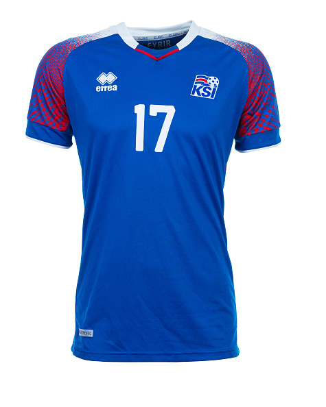 La camiseta de las 32 selecciones que participarán en Rusia 2018 (ISLANDIA)