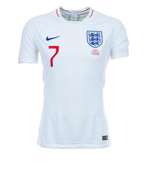 La camiseta de las 32 selecciones que participarán en Rusia 2018 (INGLATERRA)