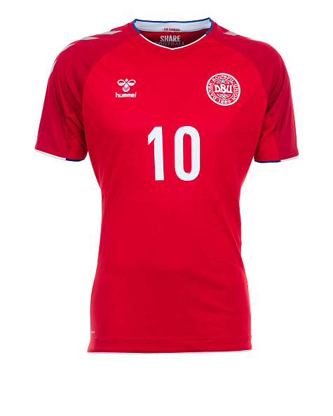 La camiseta de las 32 selecciones que participarán en Rusia 2018 (DINAMARCA)