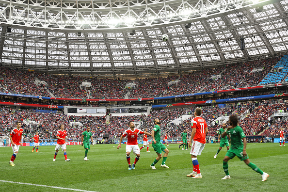 Fiesta en Rusia tras su debut mundialista