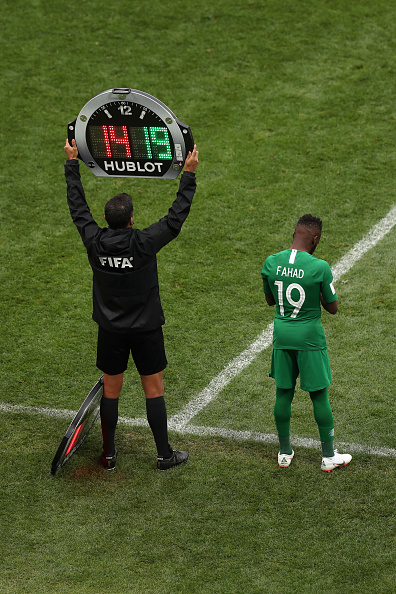 Fiesta en Rusia tras su debut mundialista