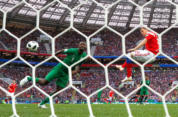 Fiesta en Rusia tras su debut mundialista