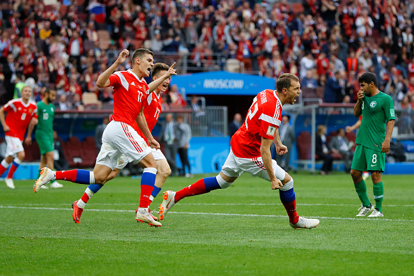 Fiesta en Rusia tras su debut mundialista