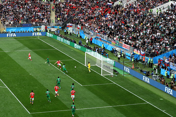 Fiesta en Rusia tras su debut mundialista