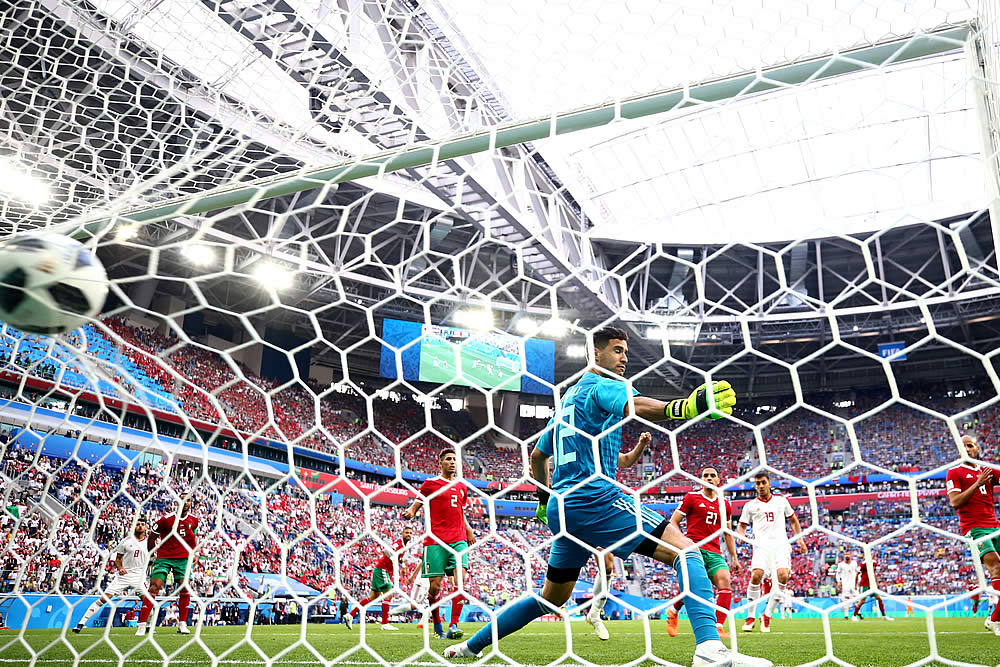 Autogol de Marruecos le da la victoria a Irán