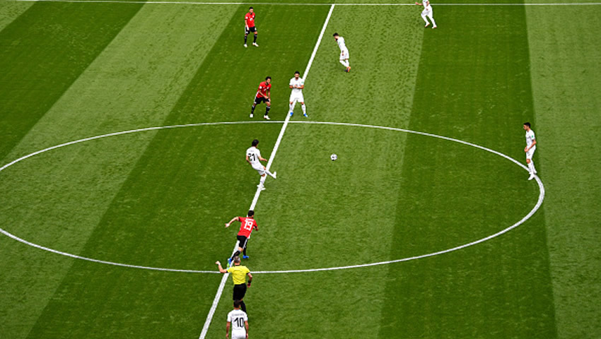 Suarez y Cavani se enfrentan a Egipto, Salah inicia en la banca