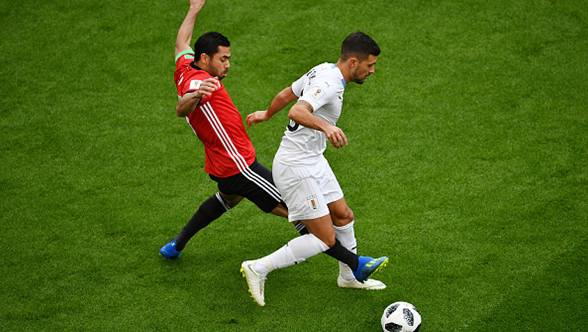 Suarez y Cavani se enfrentan a Egipto, Salah inicia en la banca