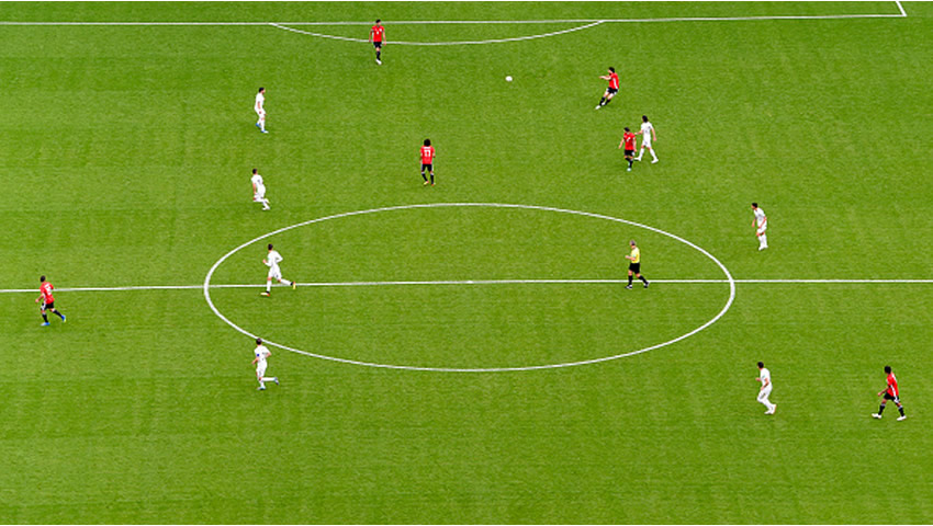 Suarez y Cavani se enfrentan a Egipto, Salah inicia en la banca