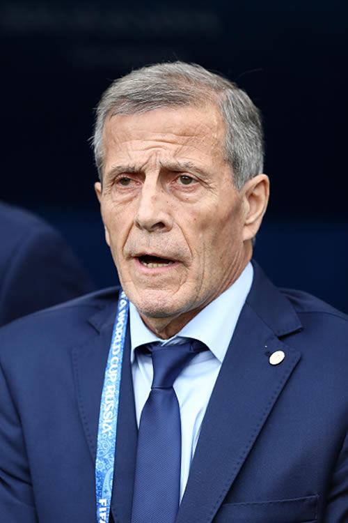 Suarez y Cavani se enfrentan a Egipto, Salah inicia en la banca