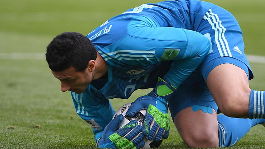 Suarez y Cavani se enfrentan a Egipto, Salah inicia en la banca