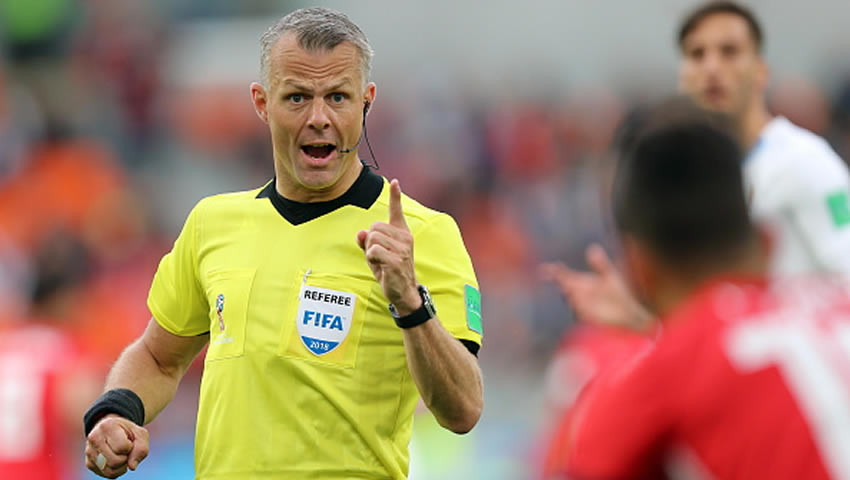 Suarez y Cavani se enfrentan a Egipto, Salah inicia en la banca