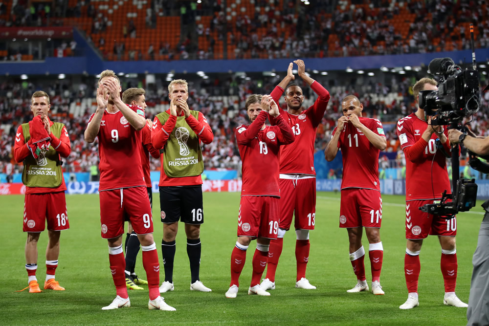 Dinamarca gana en su debut frente a Perú