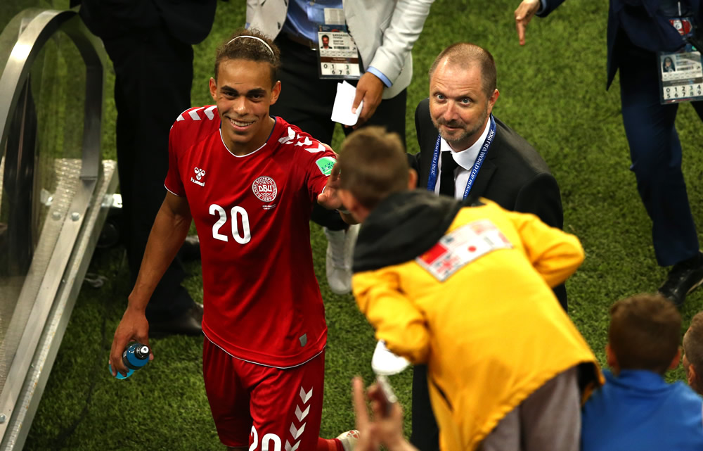 Dinamarca gana en su debut frente a Perú