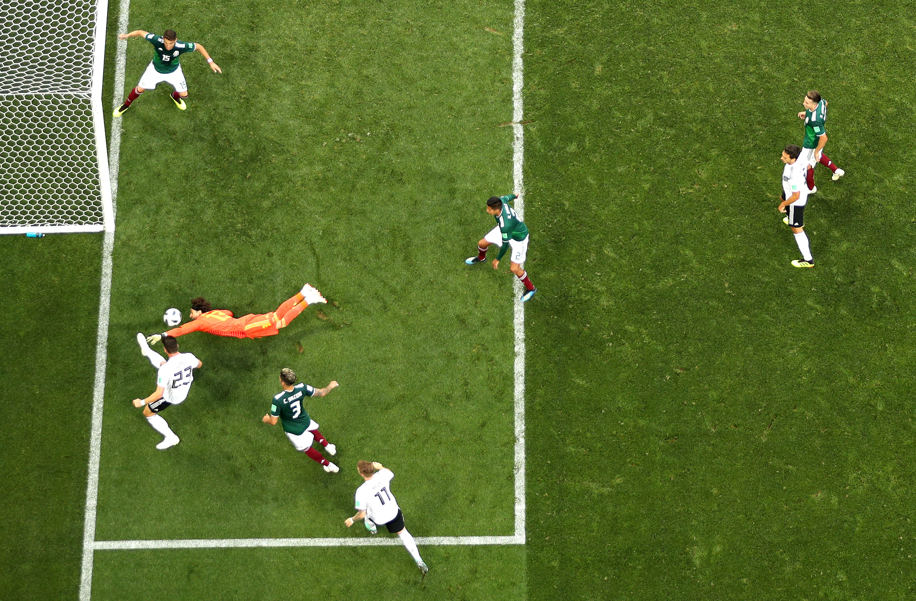 Fiesta Tricolor en las tribunas del Estadio Olímpico Luzhnikí 