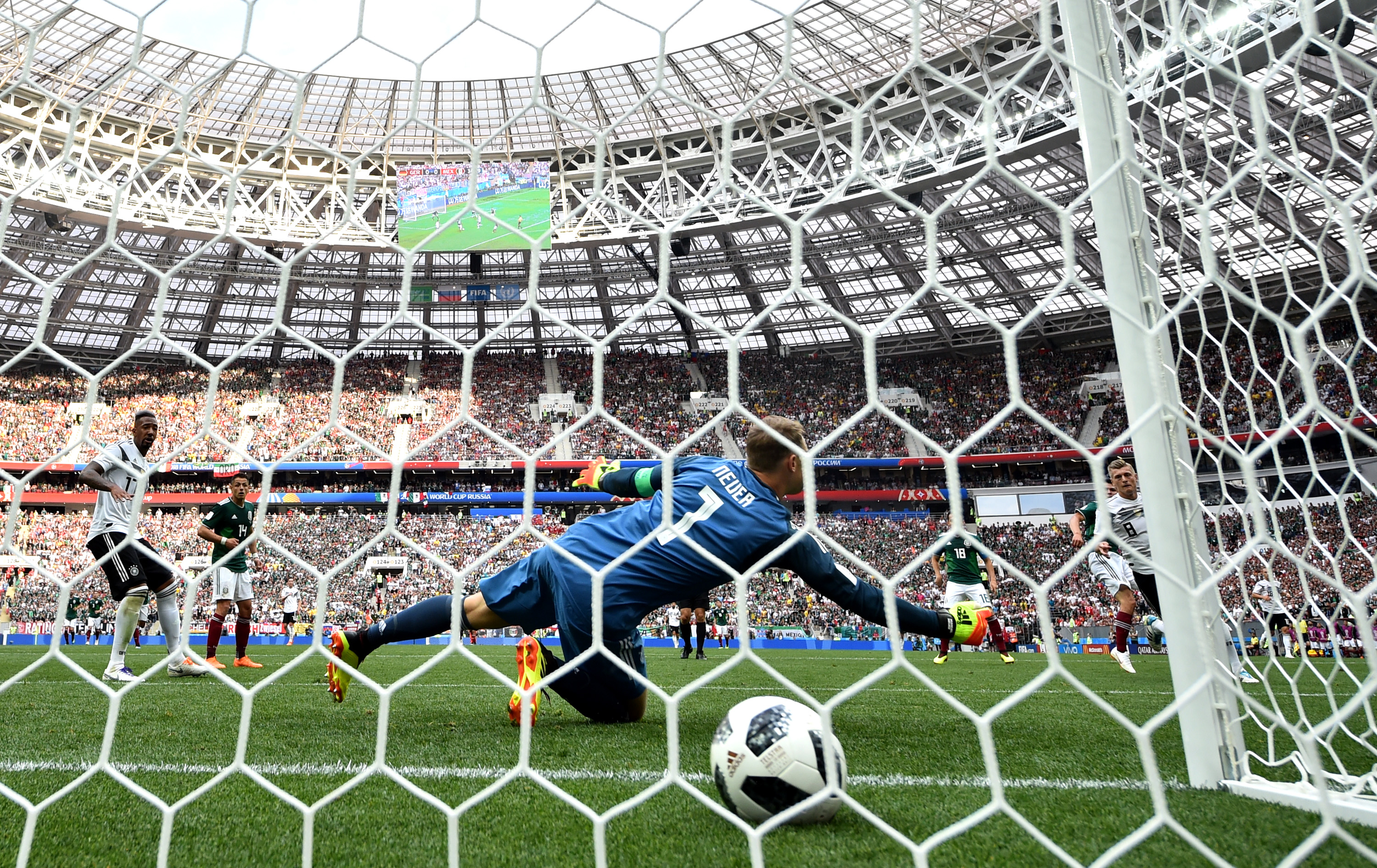 Fiesta Tricolor en las tribunas del Estadio Olímpico Luzhnikí 