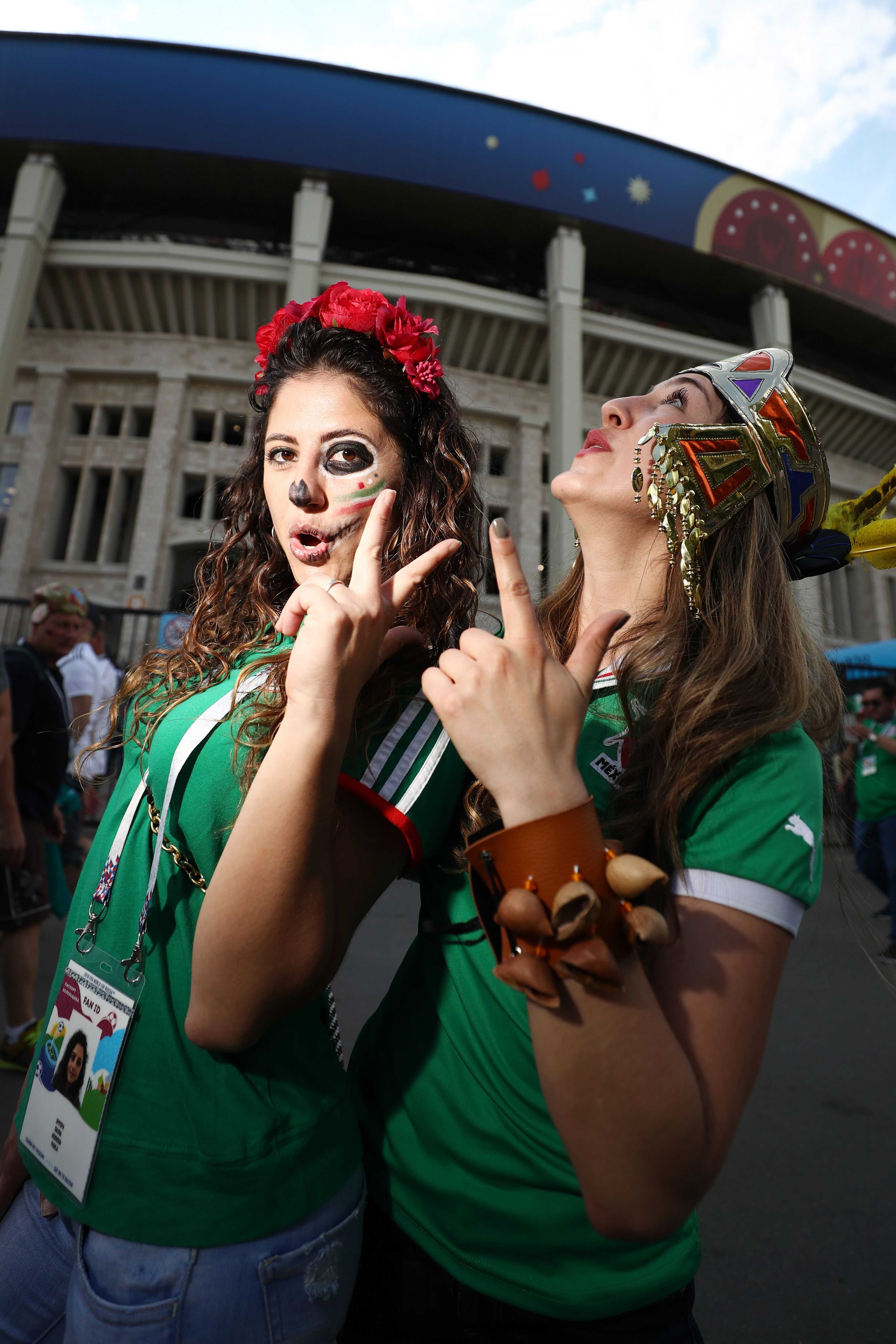 Fiesta Tricolor en las tribunas del Estadio Olímpico Luzhnikí 