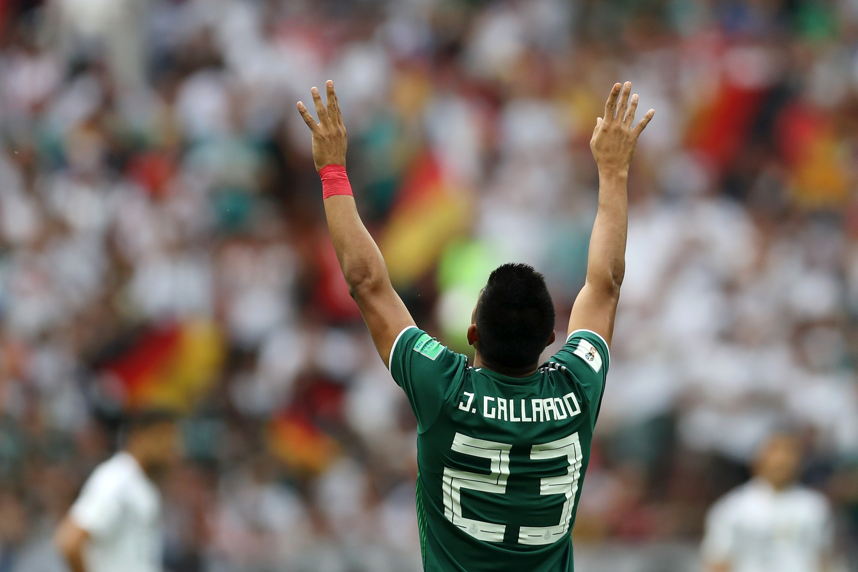 Fiesta Tricolor en las tribunas del Estadio Olímpico Luzhnikí 