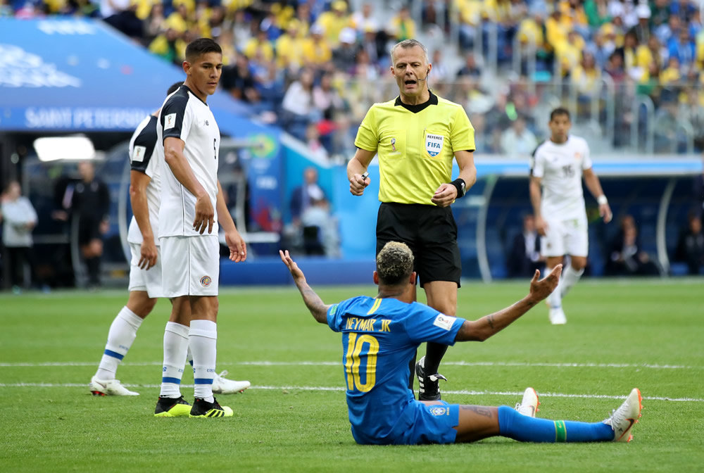 Brasil obligado a ganar frente a Costa Rica