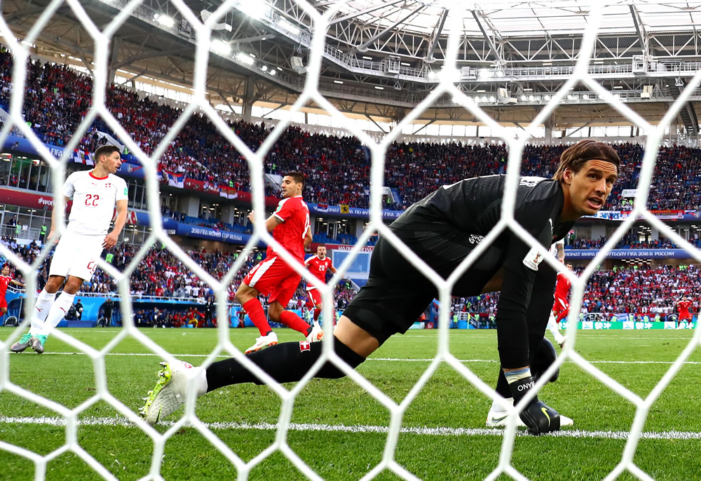 Serbia busca su calificación ante Suiza
