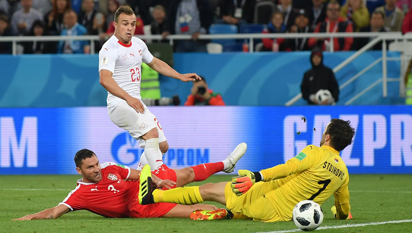 Suiza da la sorpresa y le gana por la mínima a Serbia
