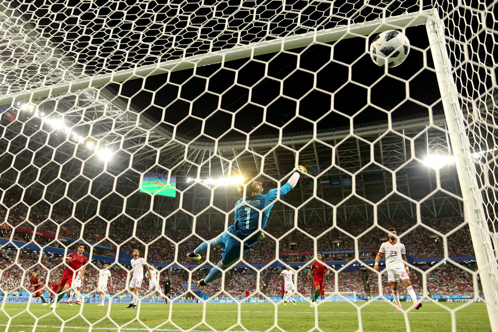 Irán dejó vivir a Portugal, que pasa a octavos