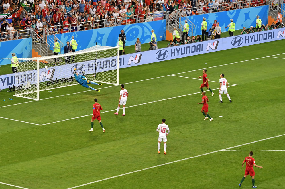 Irán dejó vivir a Portugal, que pasa a octavos