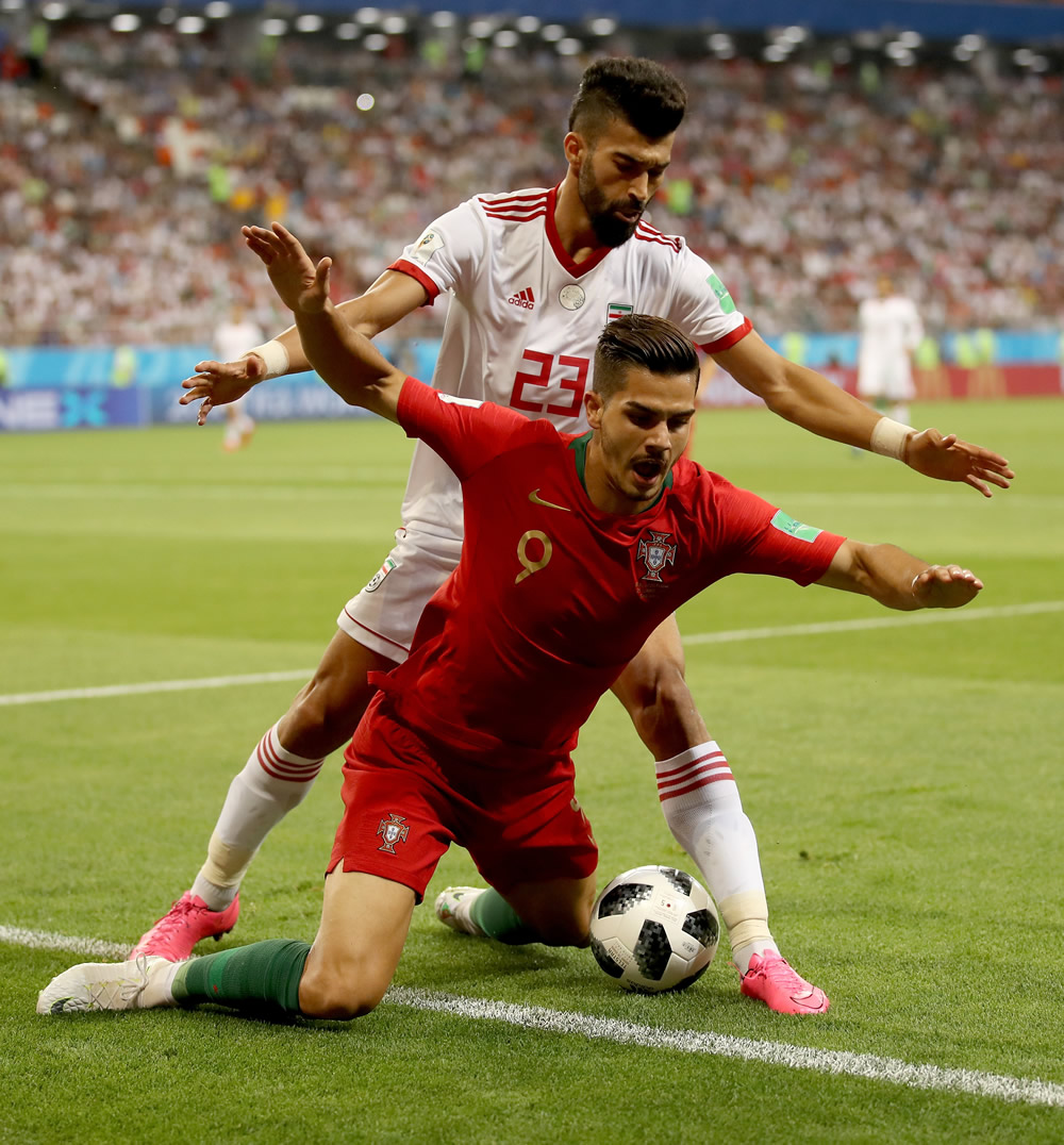 Irán dejó vivir a Portugal, que pasa a octavos