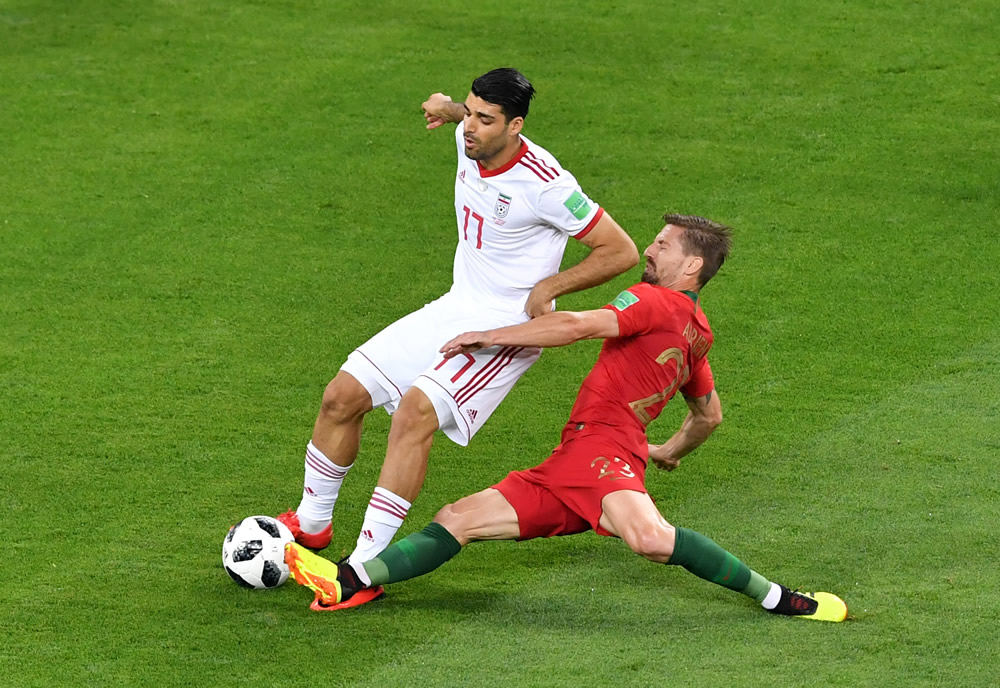 Irán dejó vivir a Portugal, que pasa a octavos