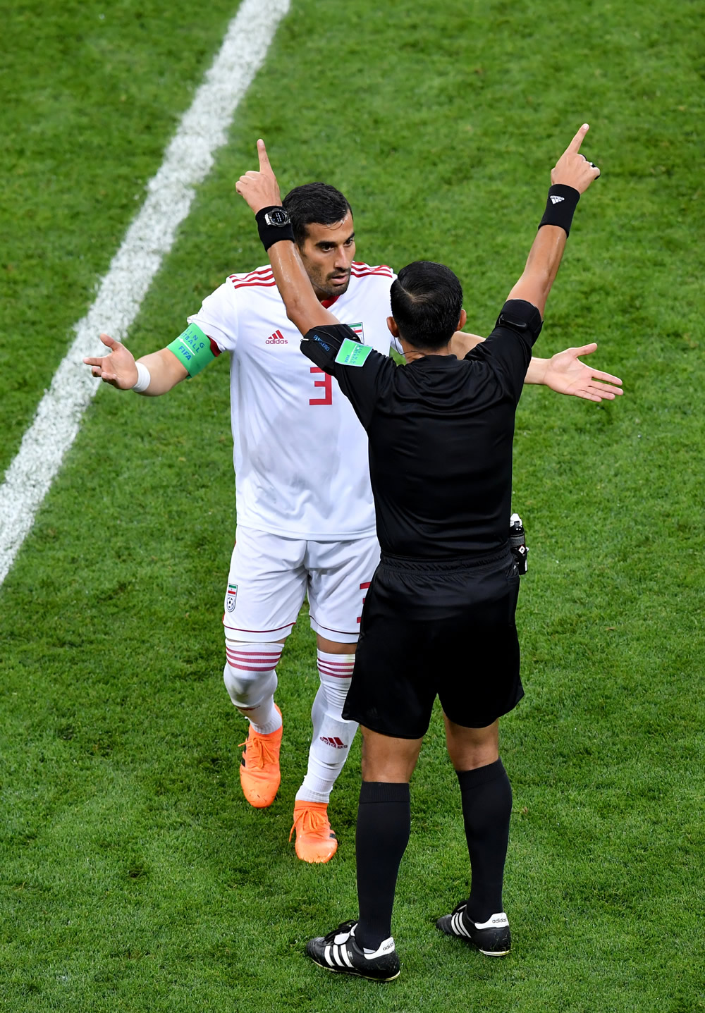 Irán dejó vivir a Portugal, que pasa a octavos