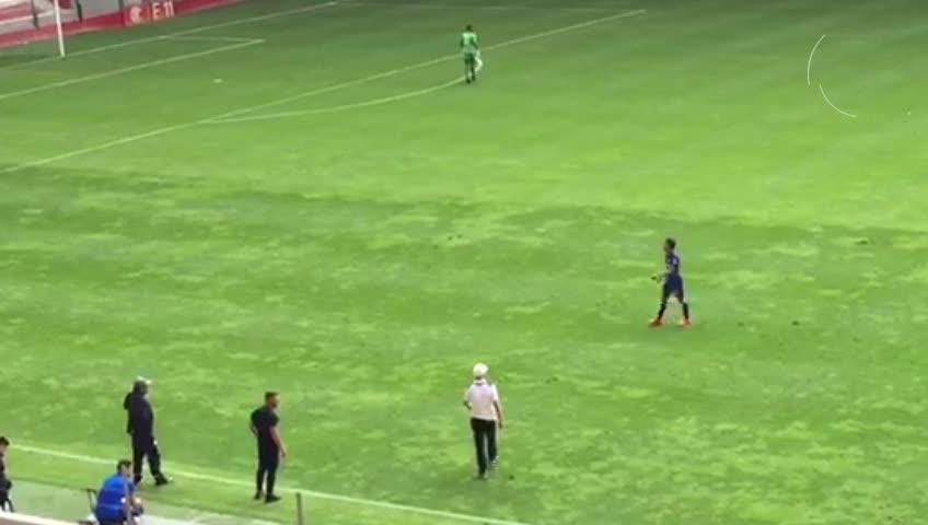 Ángel Mena se lesiona en partido amistoso contra Toluca