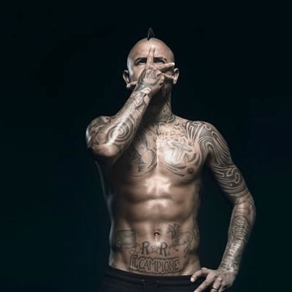 Los futbolistas con más tatuajes
