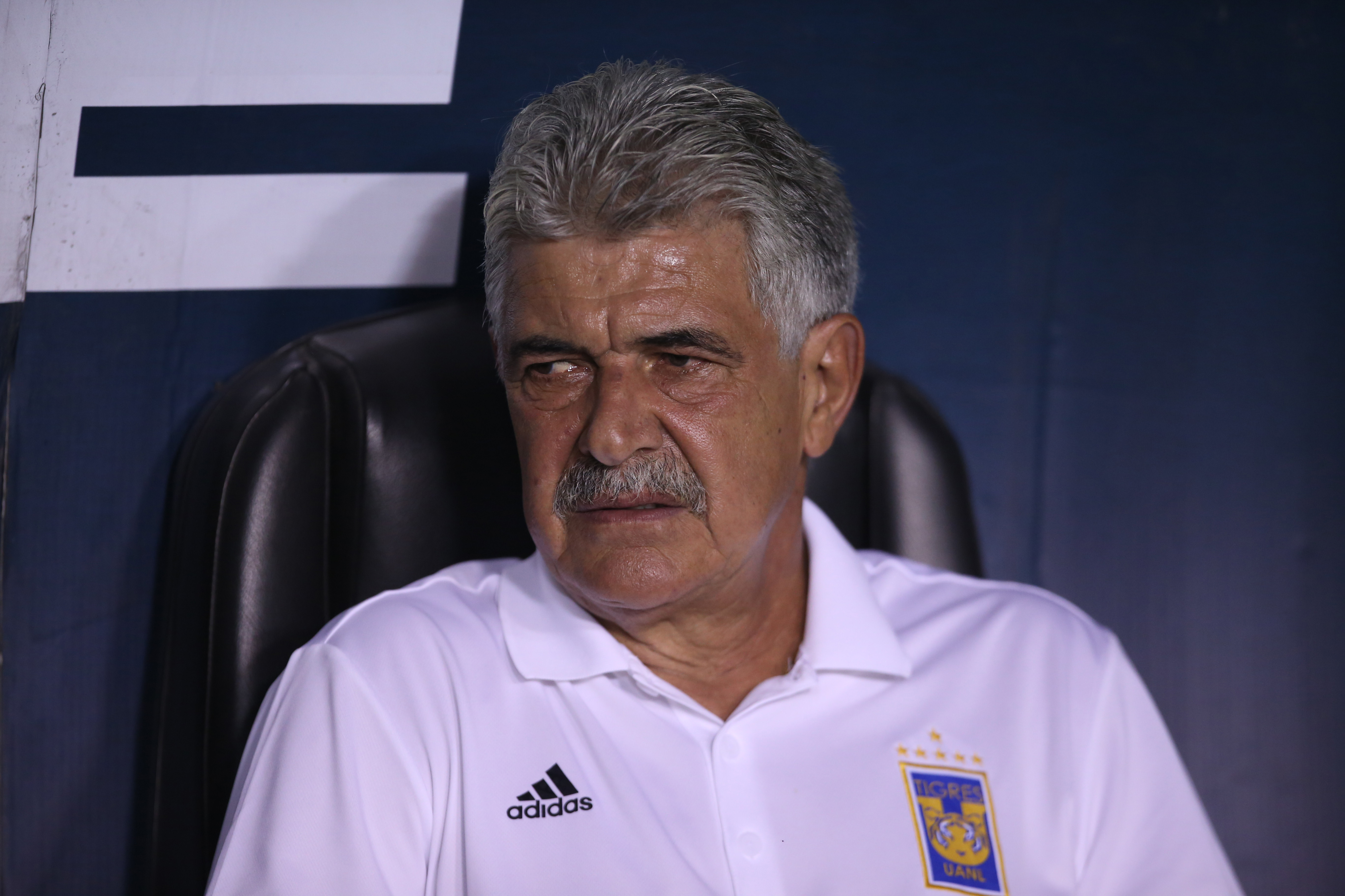 Con goles de Zelarayán y Gignac, los Tigres debutaron con triunfo ante León