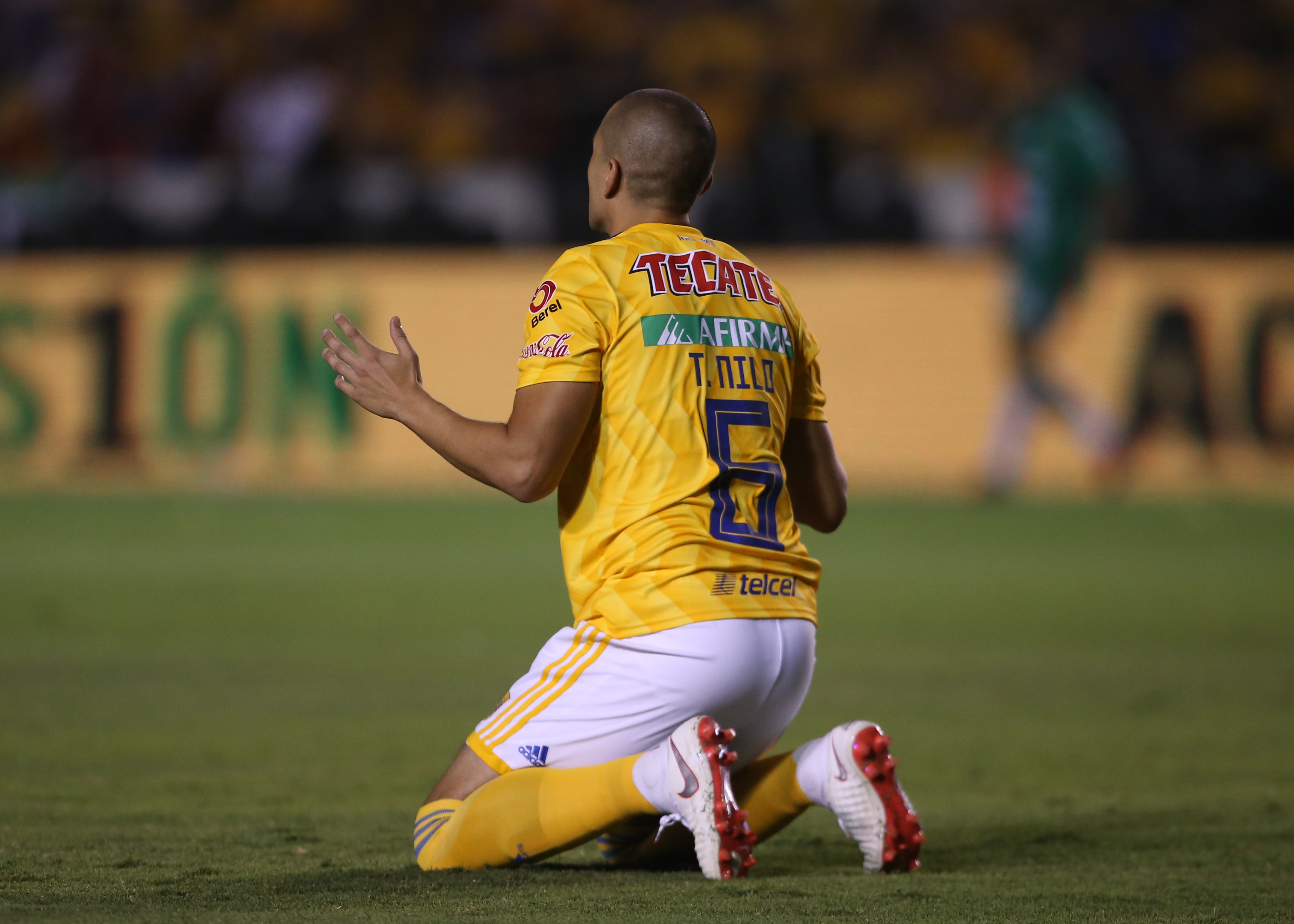 Con goles de Zelarayán y Gignac, los Tigres debutaron con triunfo ante León