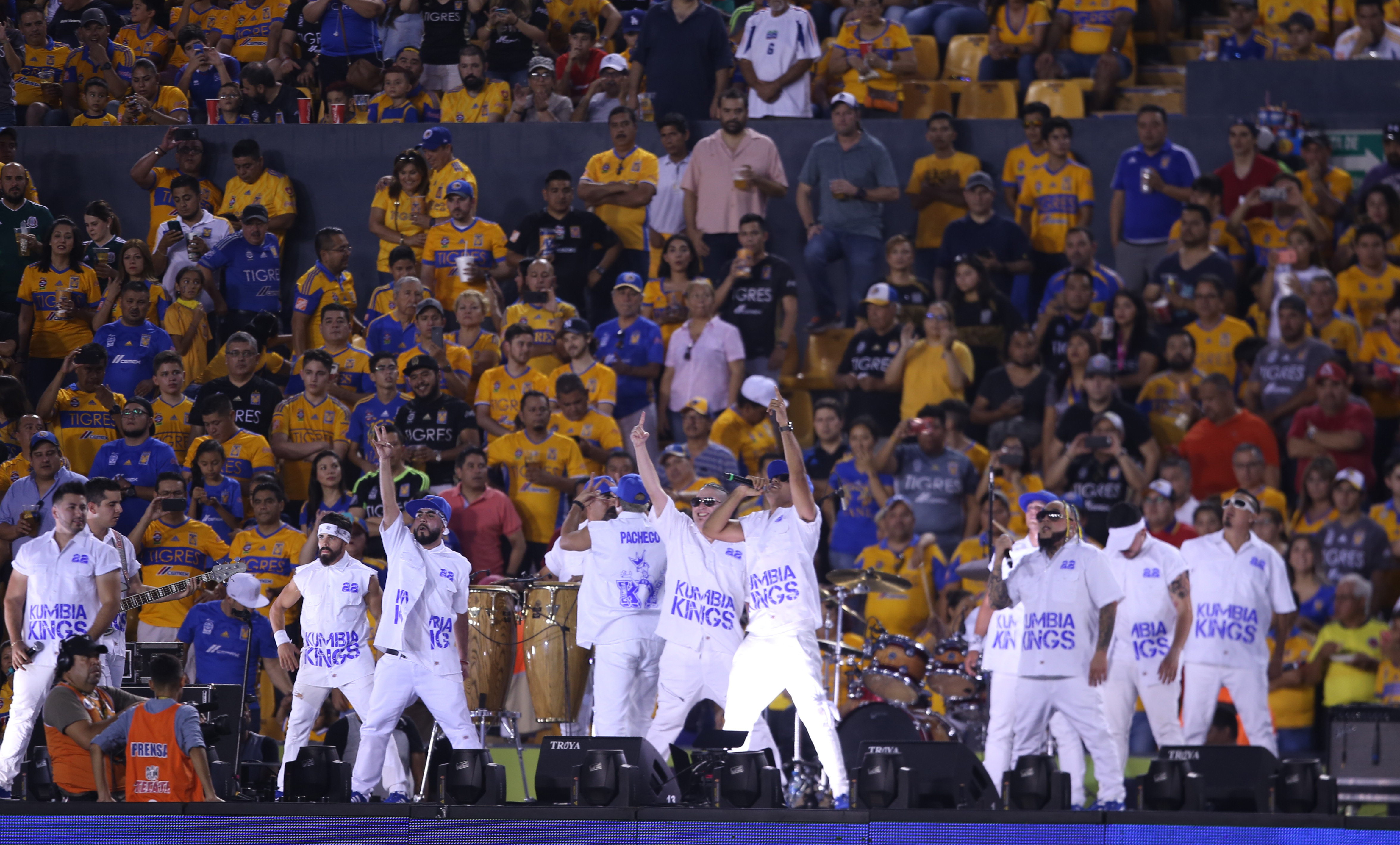 Con goles de Zelarayán y Gignac, los Tigres debutaron con triunfo ante León