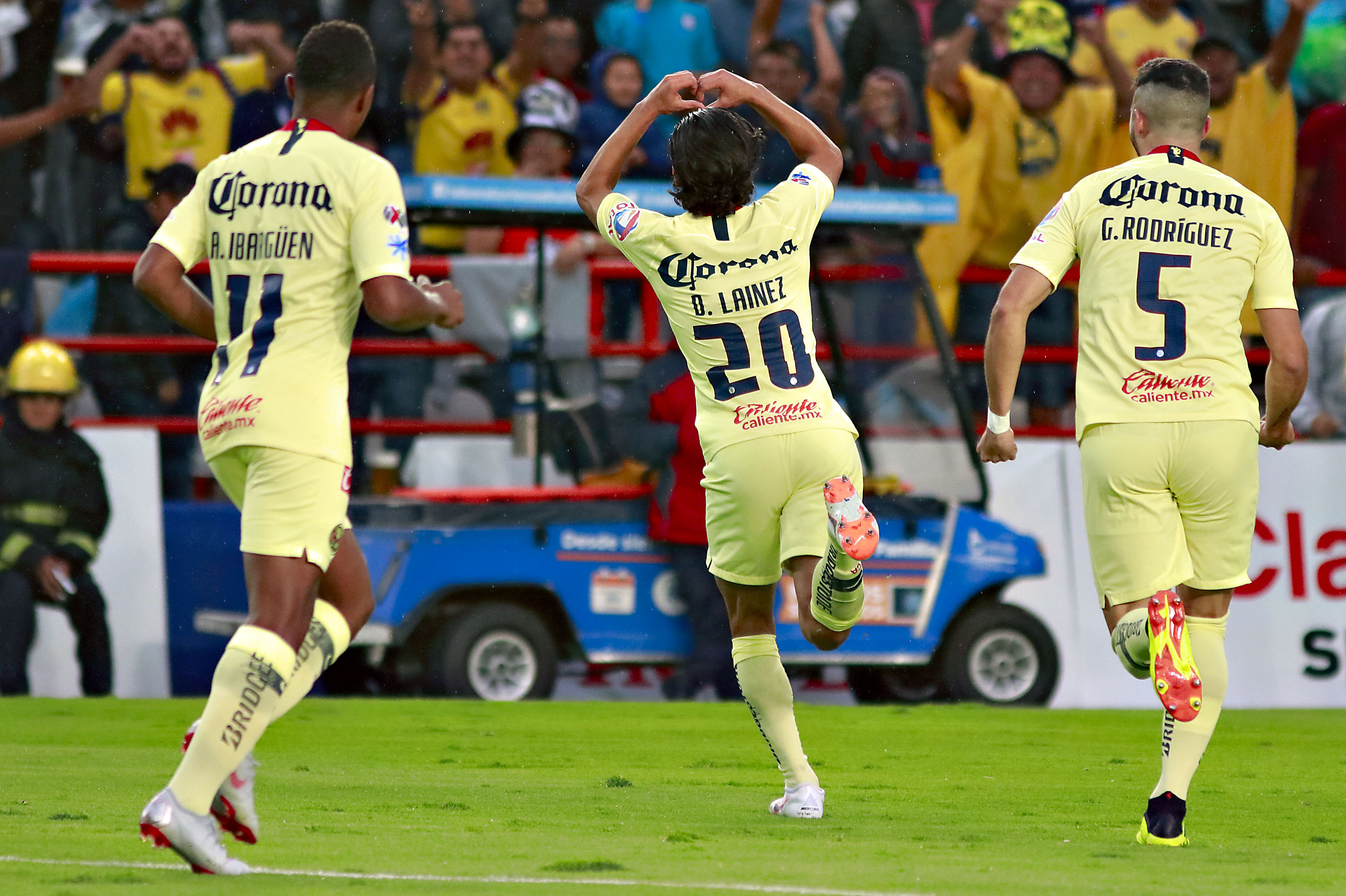 Diego Lainez, en noche soñada en triunfo Águila