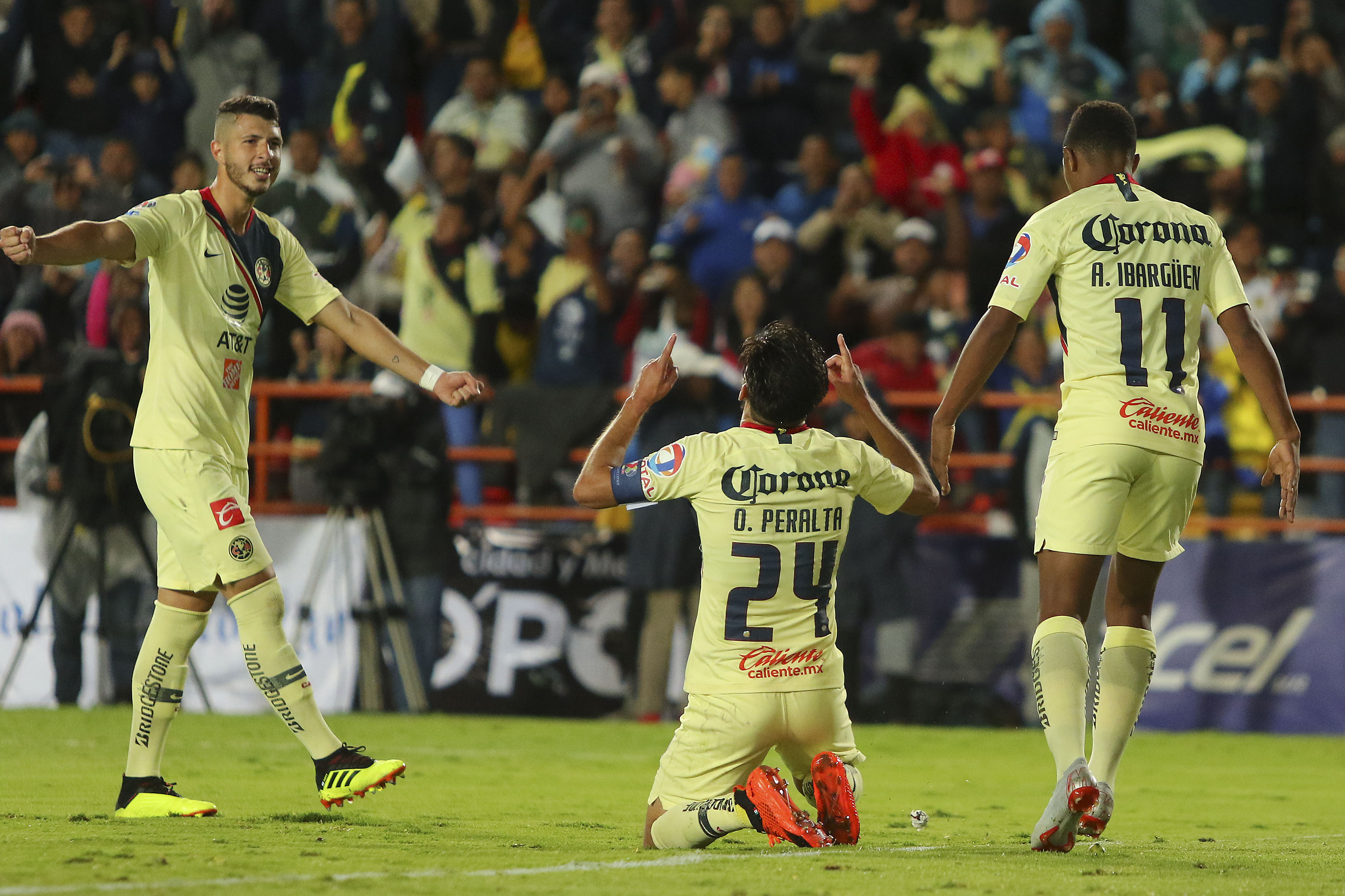 Diego Lainez, en noche soñada en triunfo Águila