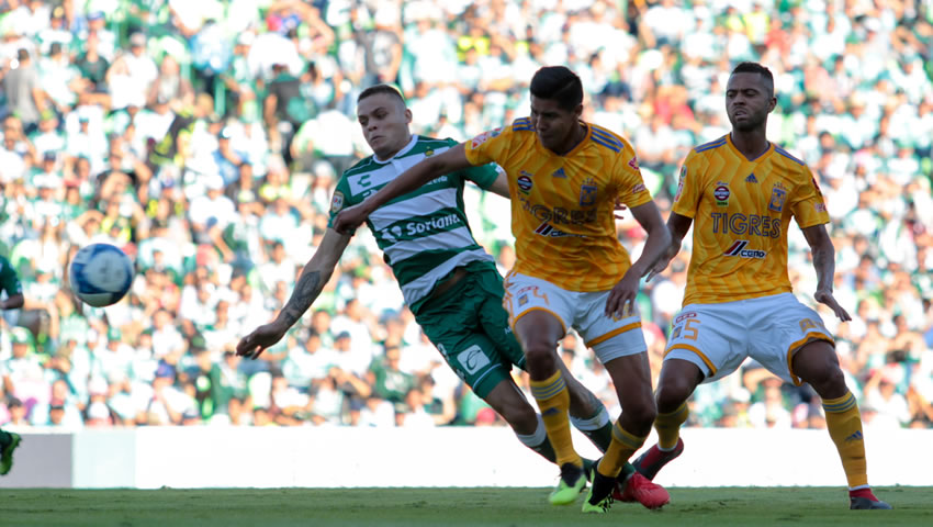 Santos vs Tigres, las mejores imágenes del partido en el Corona TSM